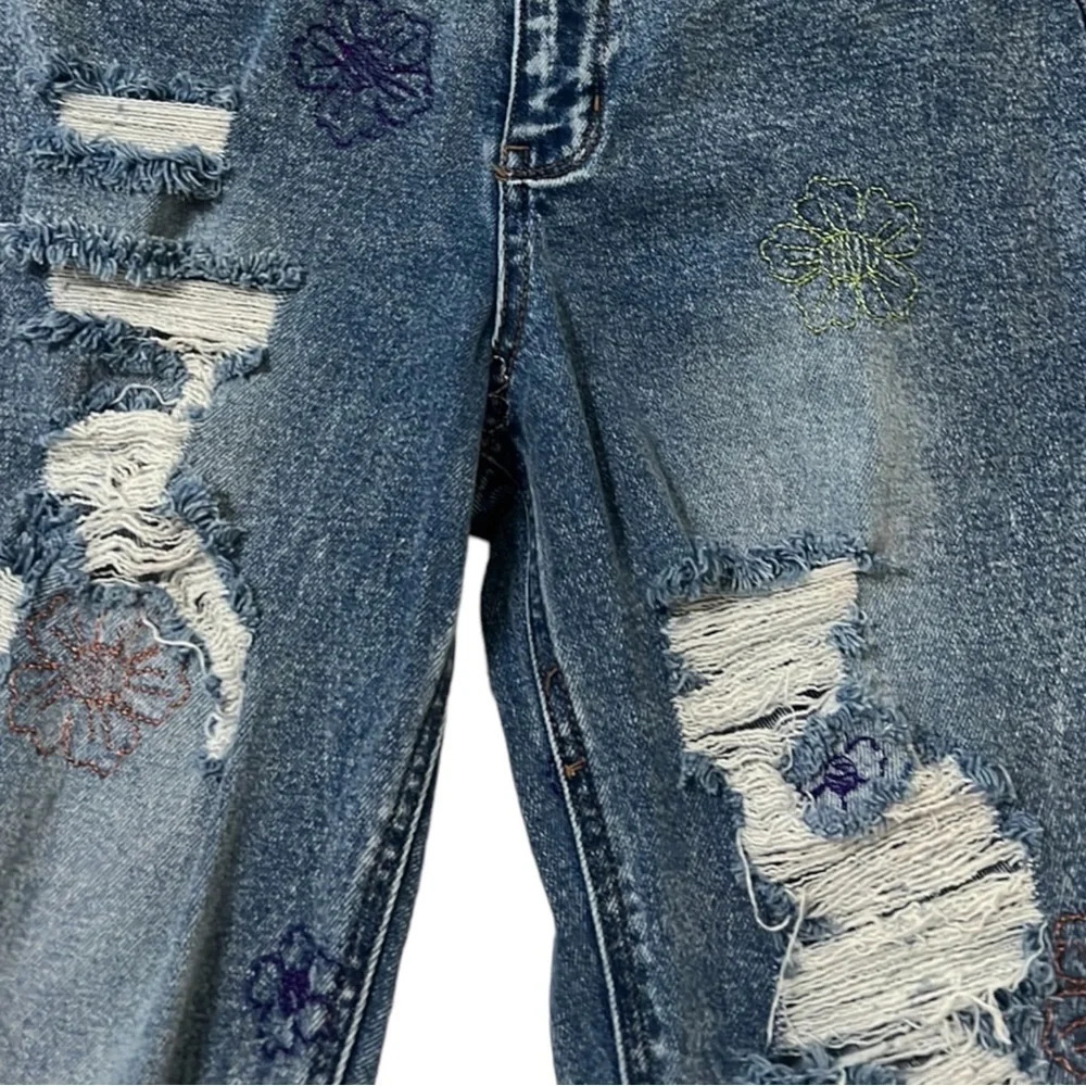Distressed Embroidered Floral Boyfriend Jeans Raw Hem Boho Grunge Size 9 - Picture 3 of 10